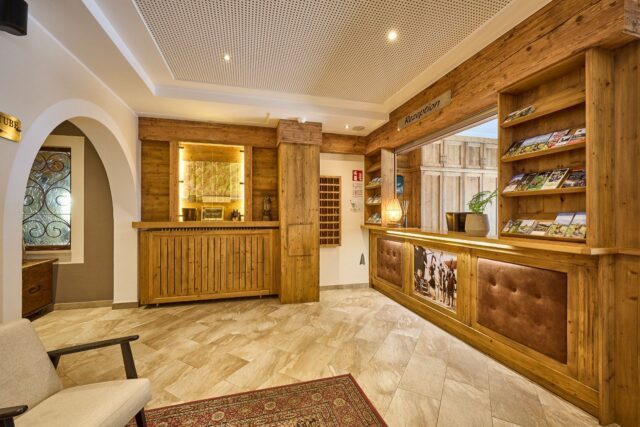 hotel-baerenbachhof-saalbach-rezeption